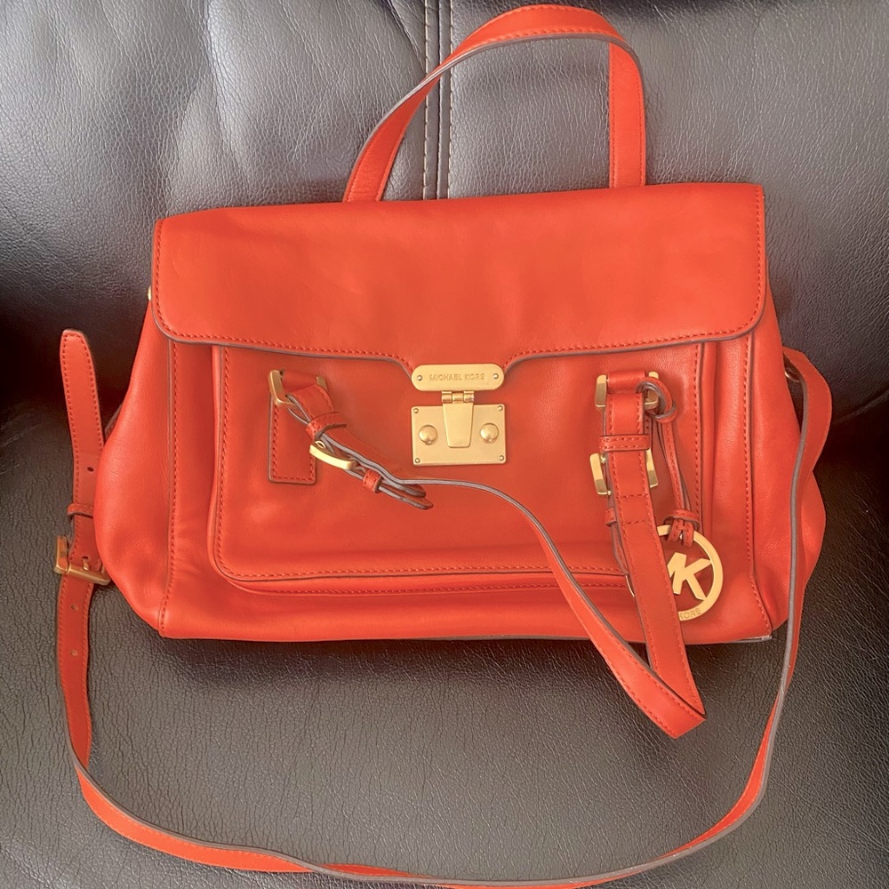 Micheal Kors All Leather Purse with Strap